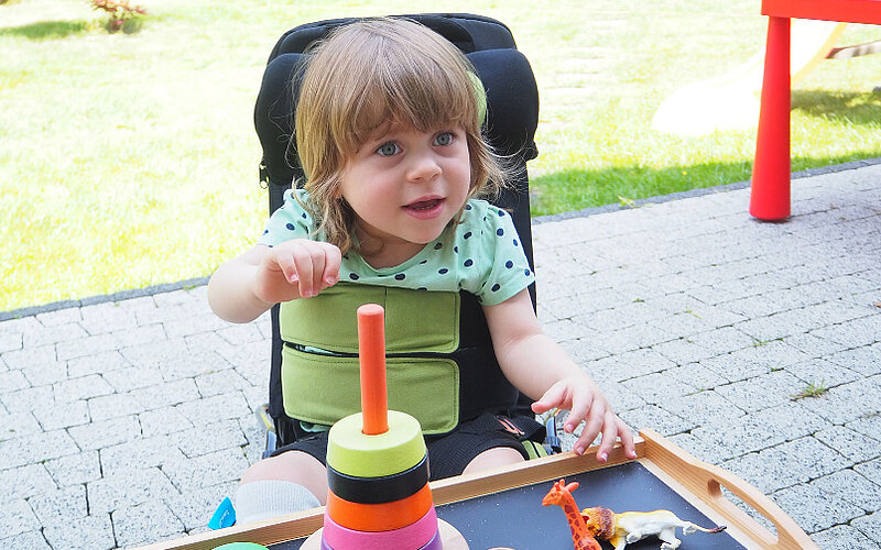 Travel_Sit Sitzhilfe FiNiFuchs Wolturnus Kinderhilfsmittel