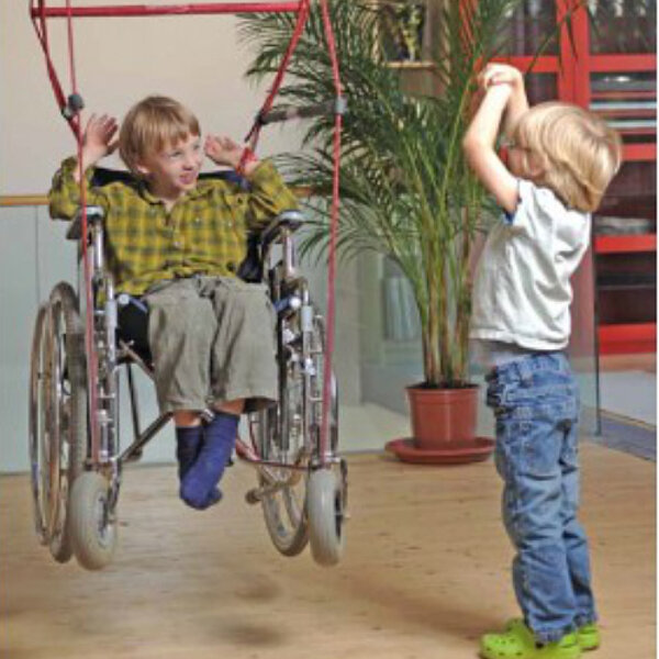 mobile-rollstuhlschaukel-fuer-kinder und erwachsene